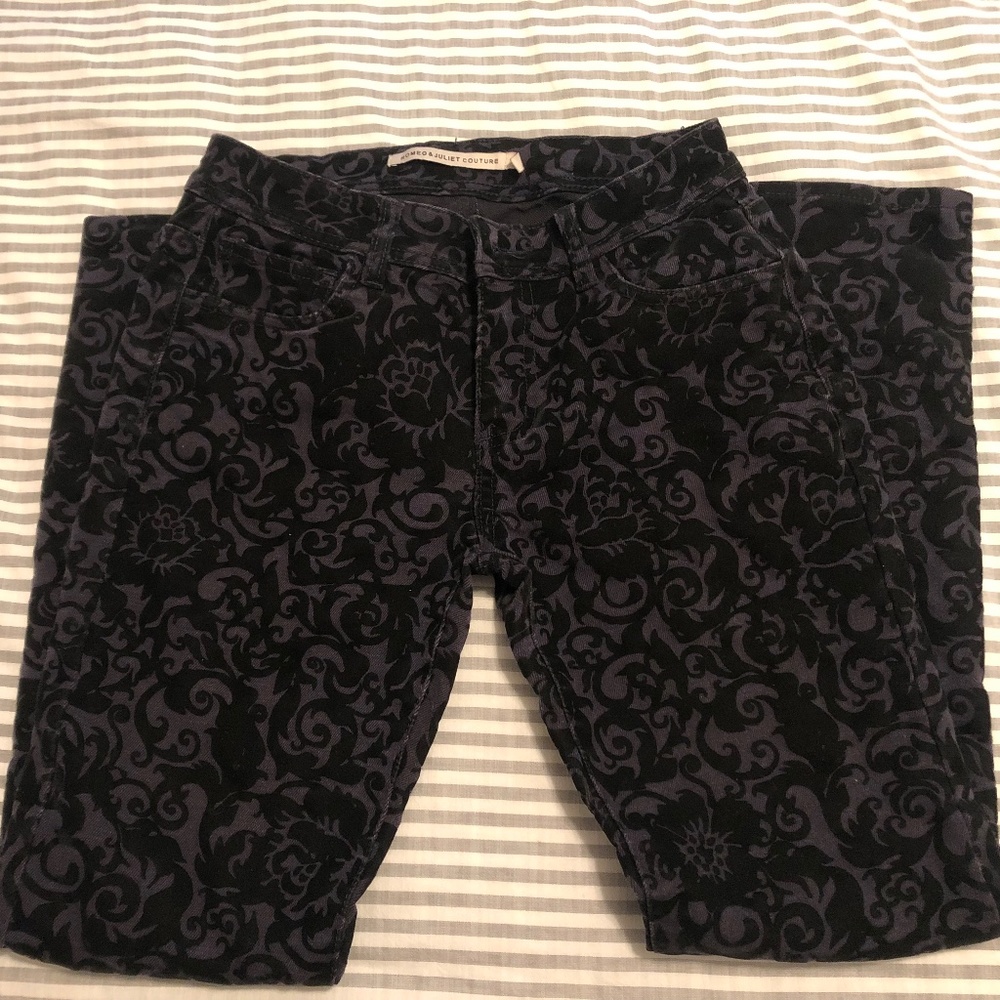 Size 28 Romeo & Juliet Couture Cotton/Velour Women's Pants
